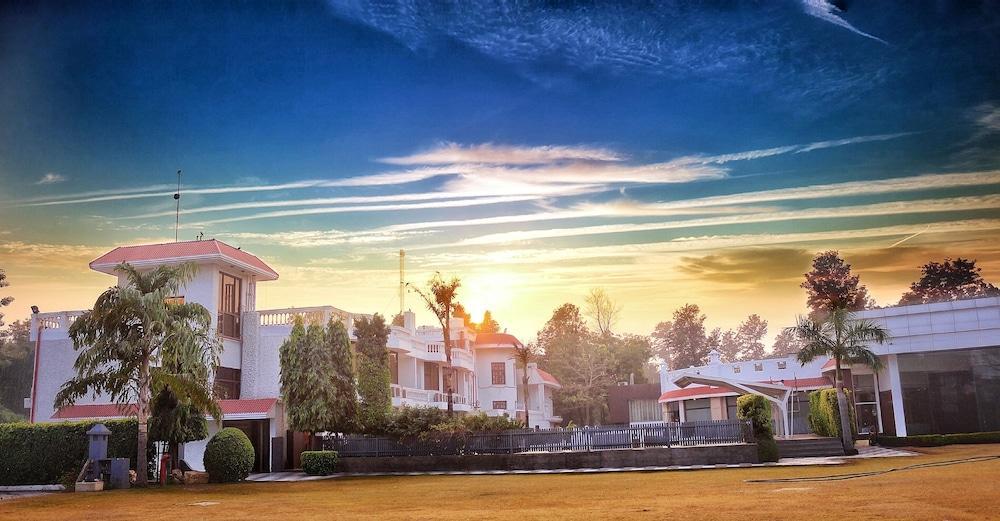 Satvik Resort New Delhi Eksteriør bilde